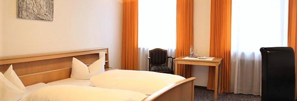 Hotel Roessle Furstenberg  エクステリア 写真