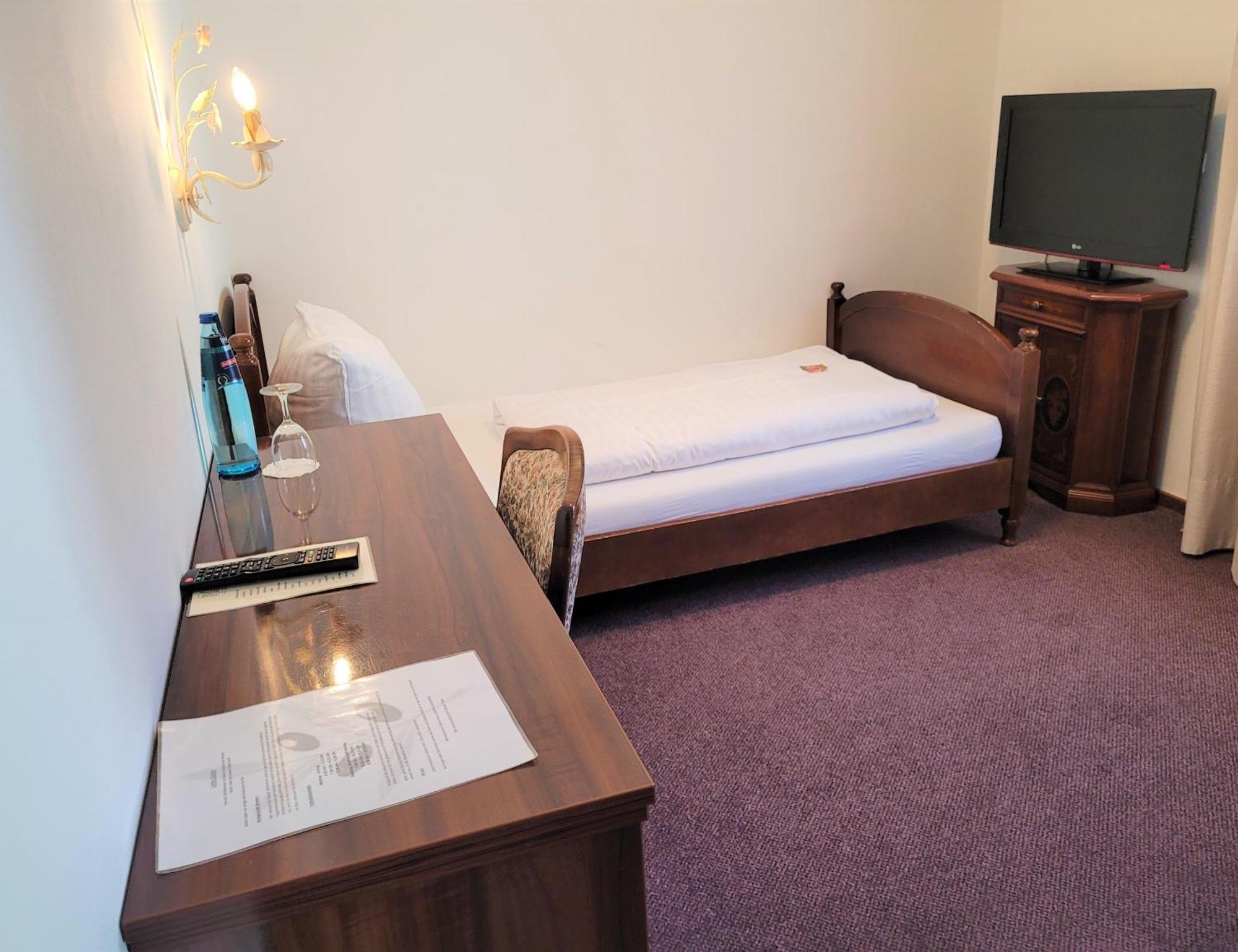 Hotel Roessle Furstenberg  エクステリア 写真